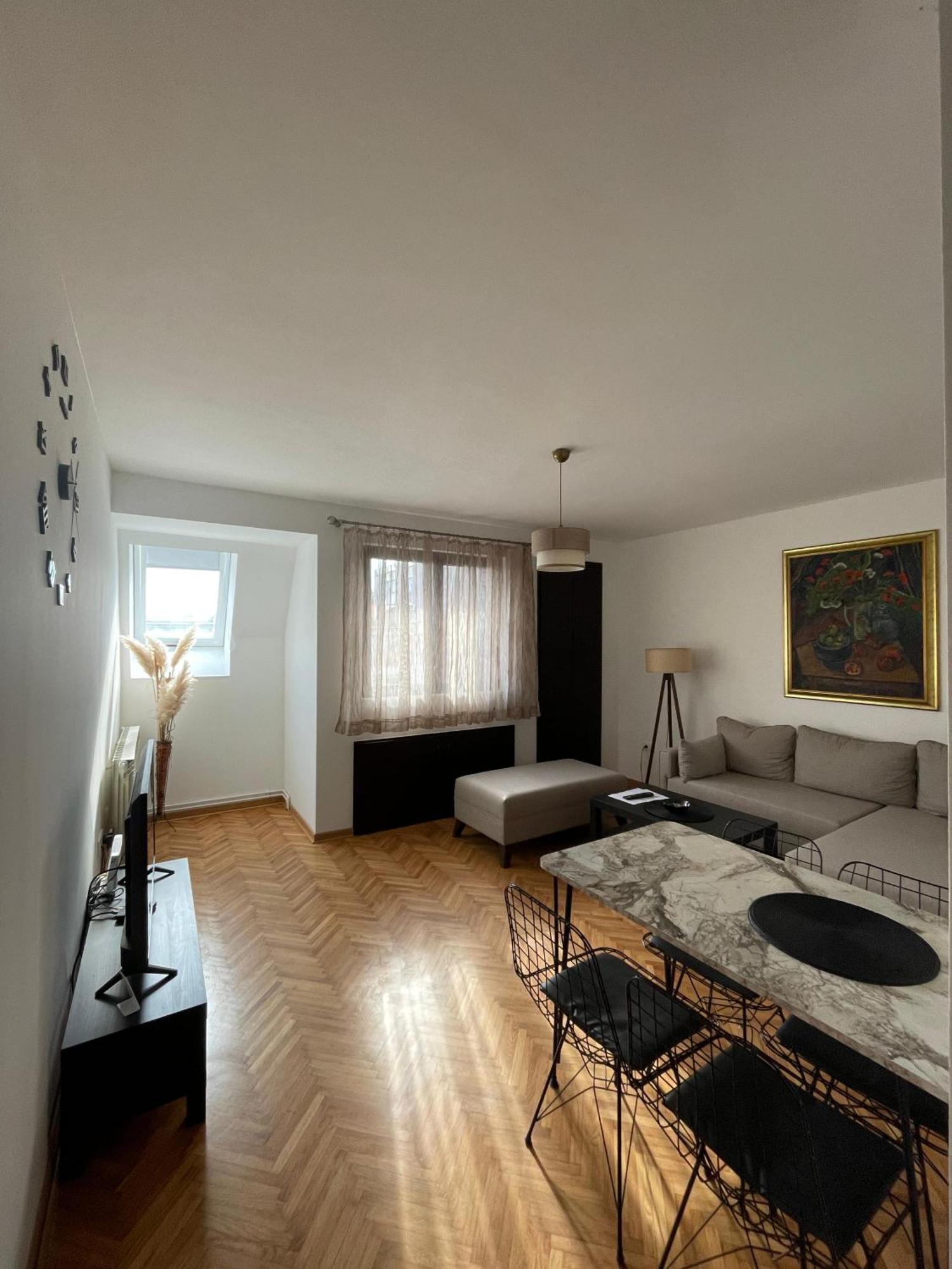 Bmm Lux Centar * Belgrad